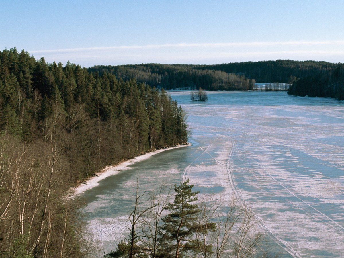Hike to the Coastal Cliffs at Pääkslahti Nature&nbsp;Trail